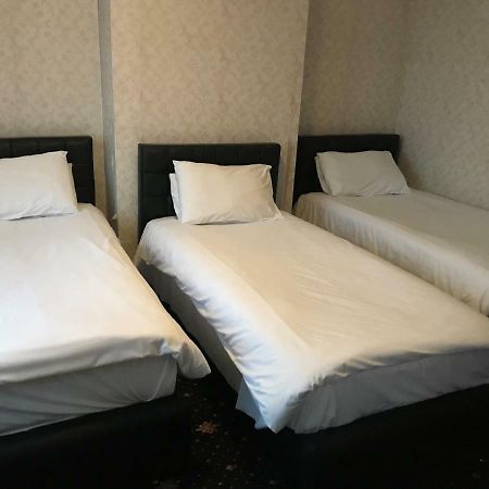 Airport Guest House Slough Extérieur photo