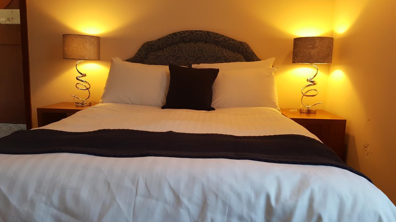 Airport Guest House Slough Extérieur photo