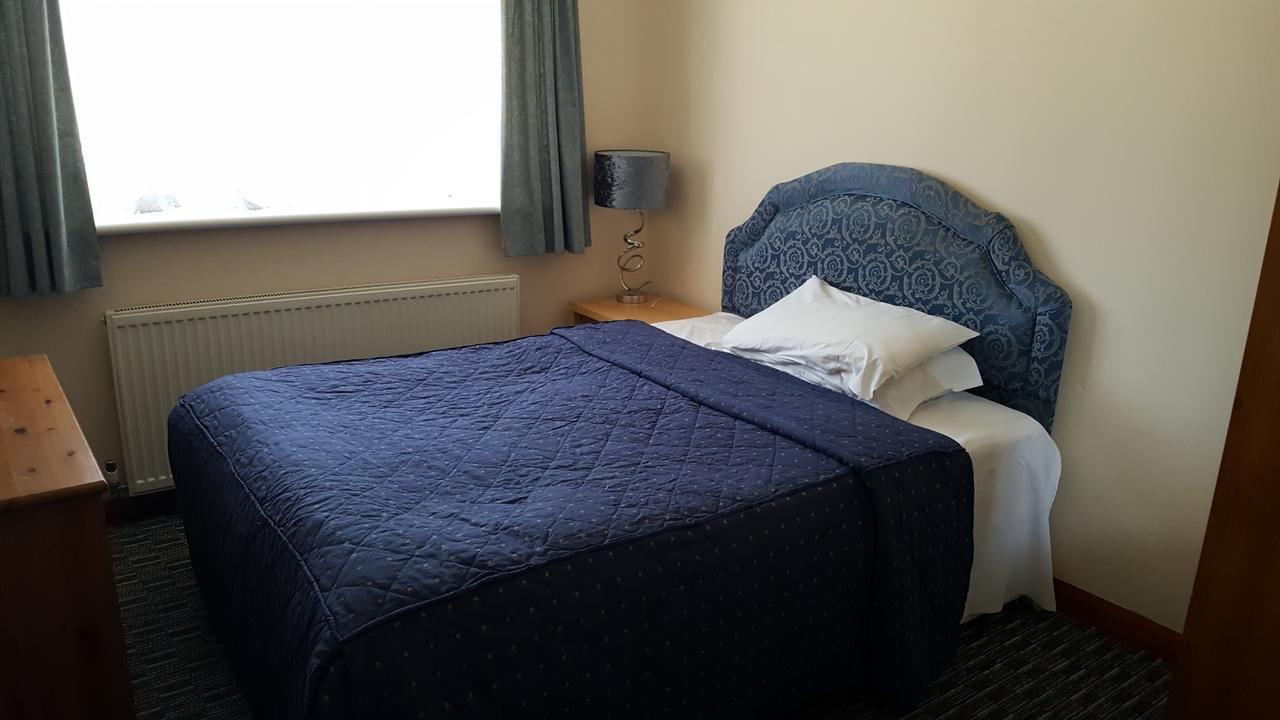 Airport Guest House Slough Extérieur photo