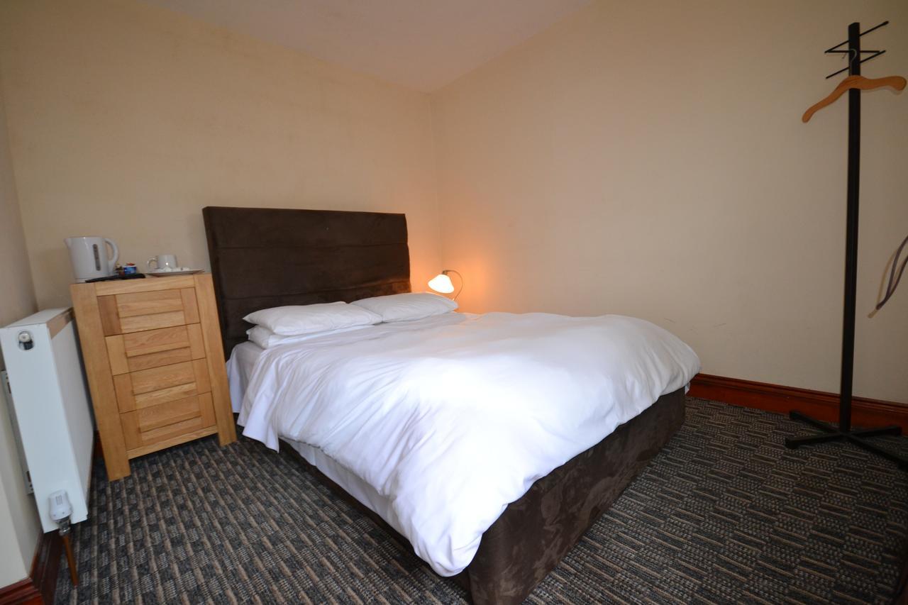 Airport Guest House Slough Extérieur photo
