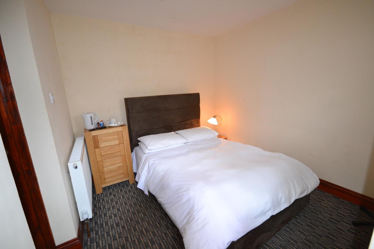 Airport Guest House Slough Extérieur photo